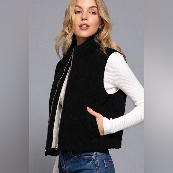 Corduroy Puffer Vest with Inner Faux Fur - Picture 3 of 6